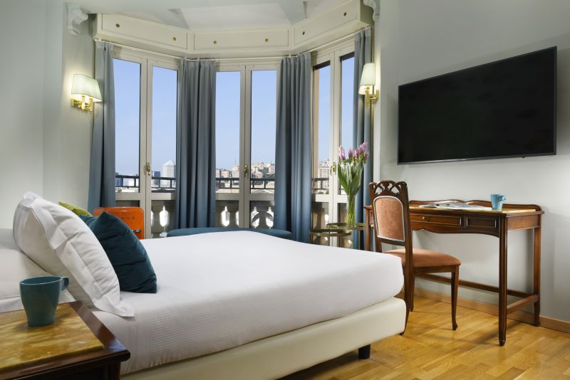 hotel continental camera executive bow window