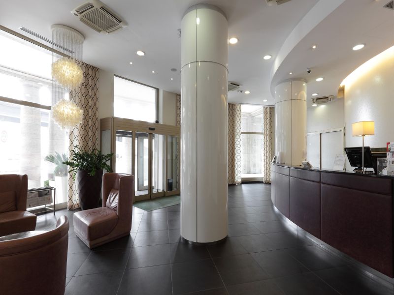 holiday inn genova reception