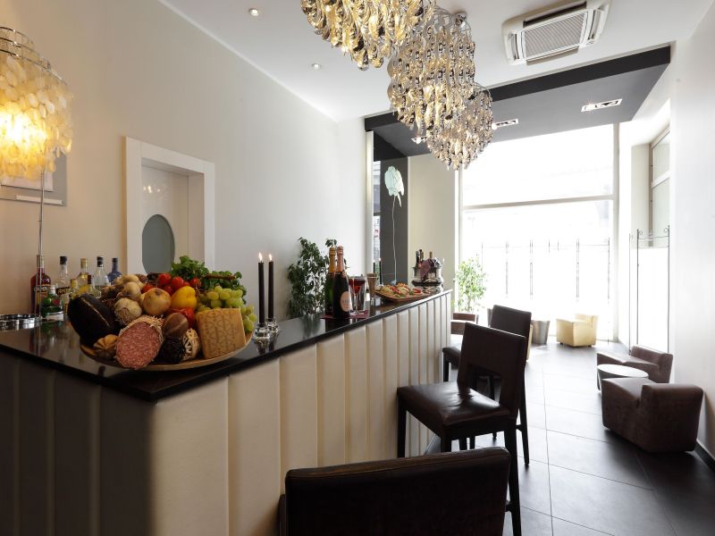holiday inn genova bar 2