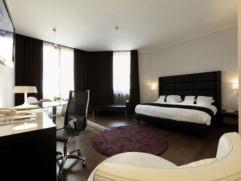 holiday inn genova