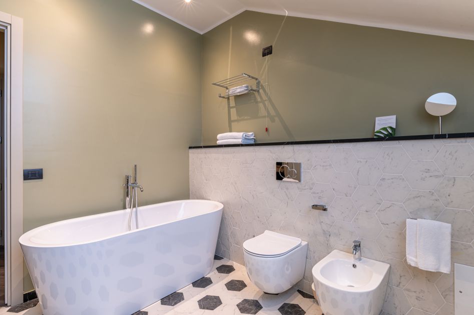 hotel astoria bagno con vasca
