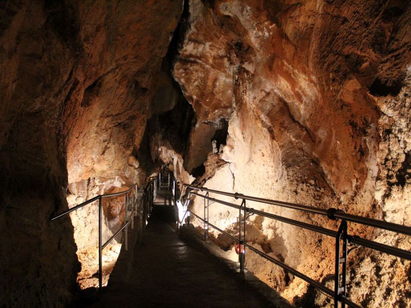 toirano grotte pozzo dell ade