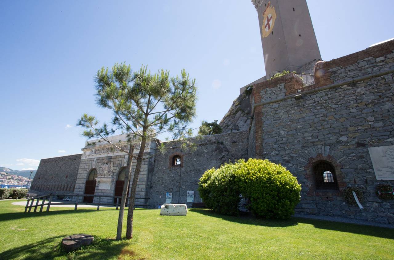 lanterna esterno museo