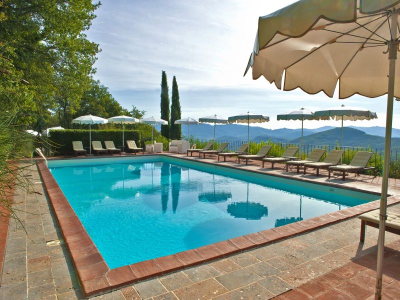 borgo di vescine piscina