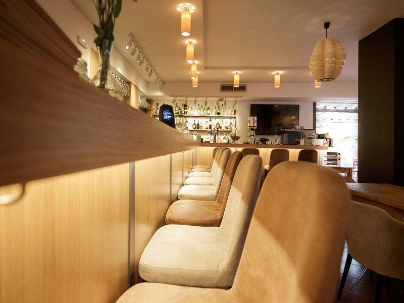 bar