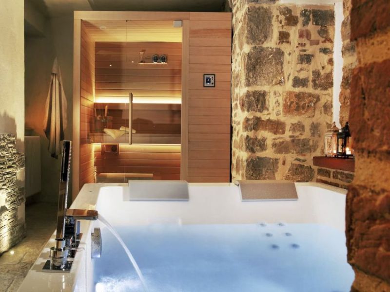 villa sofia jacuzzi sauna