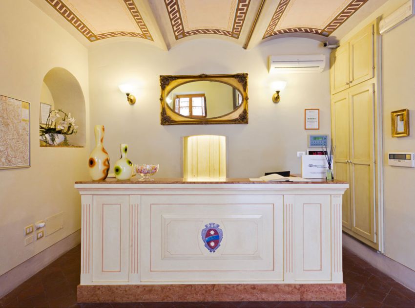 desk reception san niccolo